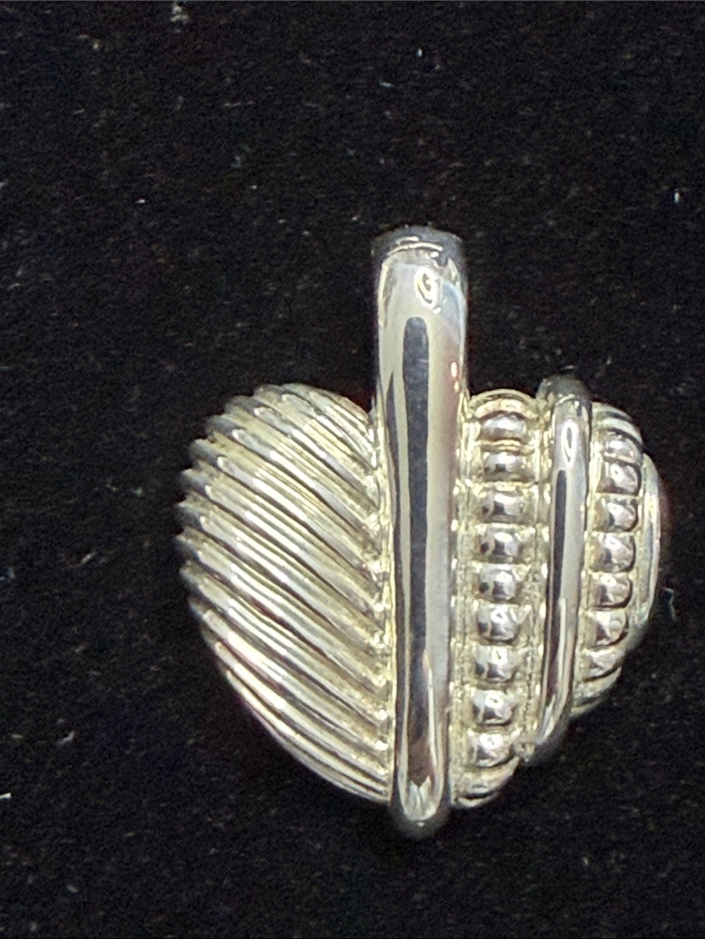 Judith Ripka Silver Ribbed Heart Toggle Brooch - Picture 4 of 9